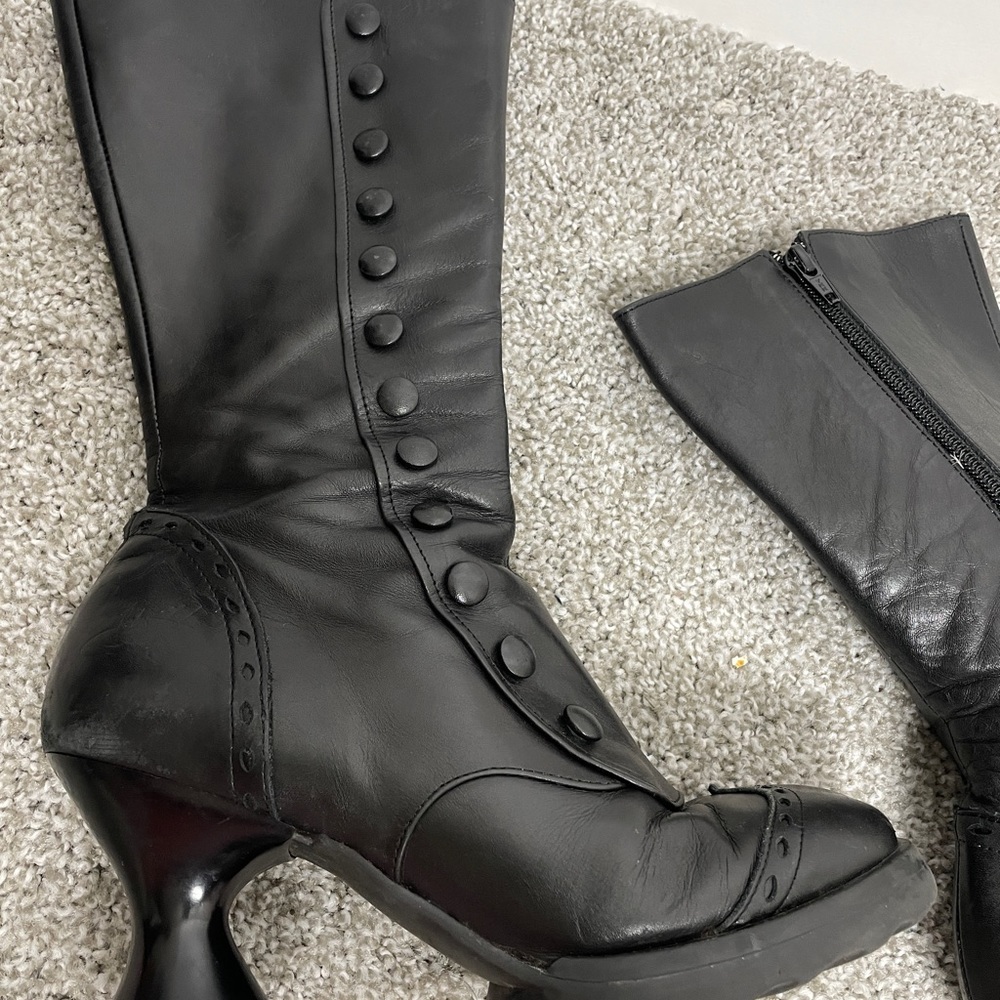 Women's Black Mid-Calf Button-Accent Heeled Boots - Picture 8 of 13